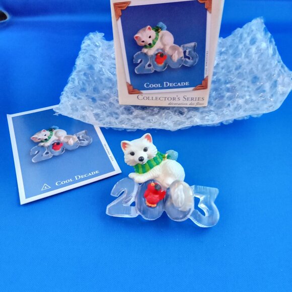 Hallmark ornament Cool Decade 2003 fox on ice - Picture 1 of 4